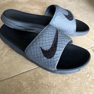 Men’s Nike Slides Size 13
